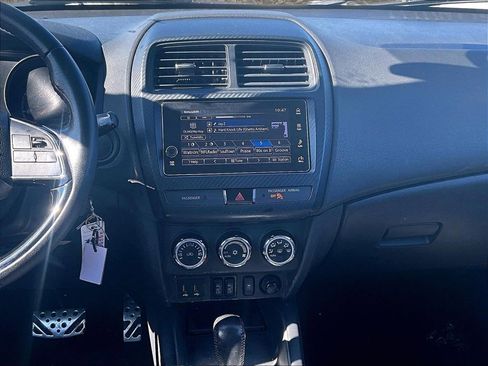 Used 2019 Mitsubishi Outlander Sport LE image 6