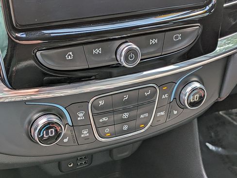 Certified 2023 Chevrolet Traverse RS AWD/4WD image 24