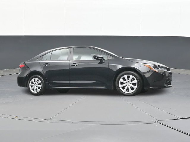 Used 2025 Toyota Corolla LE FWD image 47