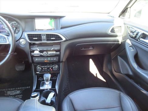 Used 2018 INFINITI QX30 Premium w/ Navigation Package image 14