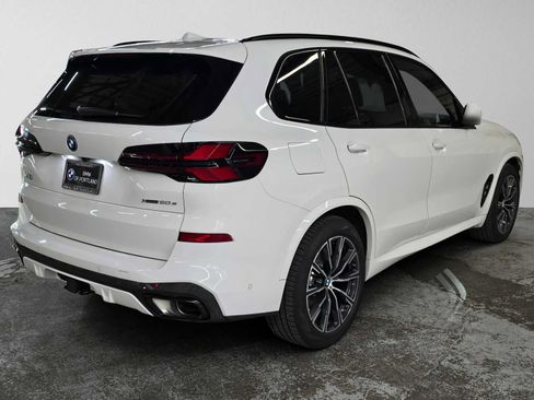 Used 2026 BMW X5 xDrive50e w/ M Sport Package AWD/4WD image 4