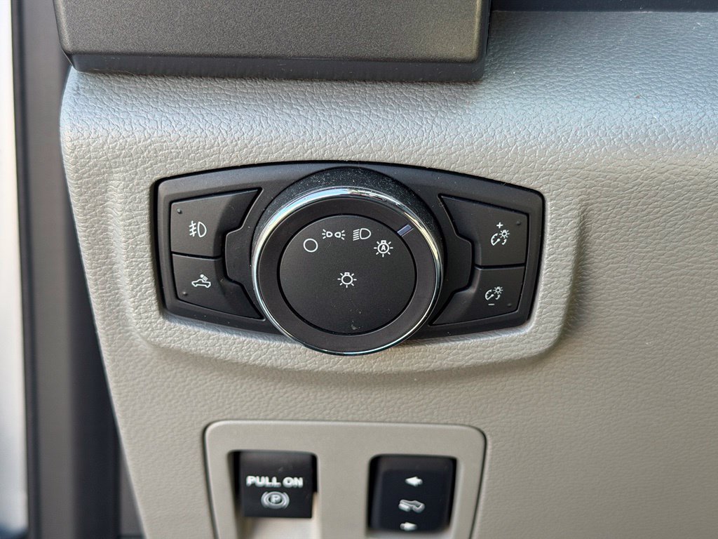Used 2018 Ford F150 XLT w/ Equipment Group 302A Luxury AWD/4WD image 14