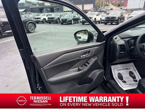 New 2026 Nissan Rogue Dark Armor image 10