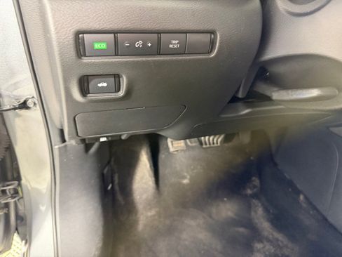 Used 2021 Nissan Sentra SV FWD image 12