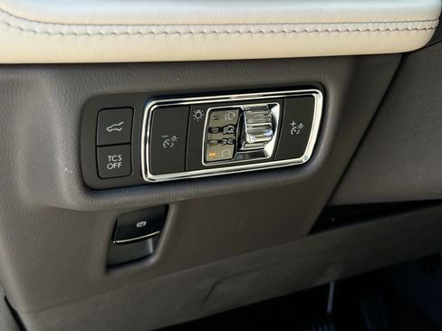 Used 2023 Lincoln Nautilus Reserve w/ Equipment Group 201A AWD/4WD image 11