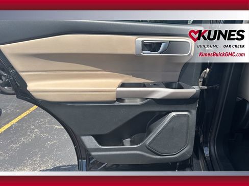 Used 2023 Ford Explorer XLT w/ Equipment Group 202A image 32