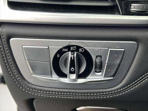 Used 2021 BMW 750i xDrive image 21