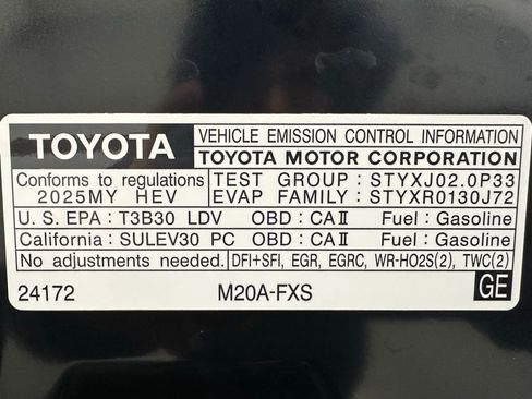 Used 2025 Toyota Prius XLE image 71