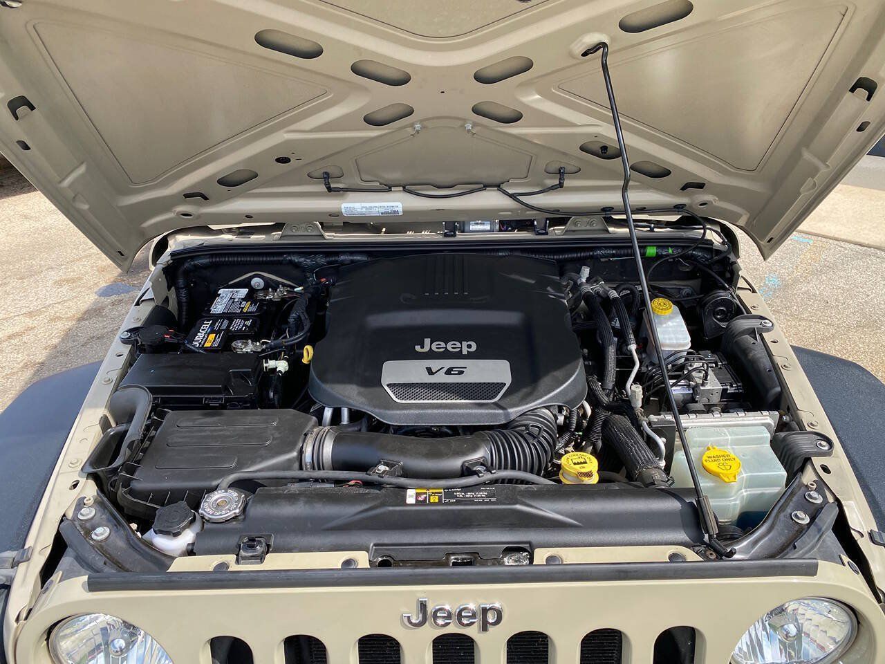 Used 2018 Jeep Wrangler Unlimited Sport AWD/4WD image 14