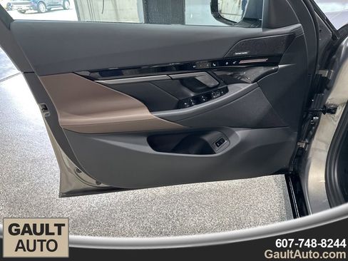 New 2026 BMW 530i xDrive w/ M Sport Package image 13