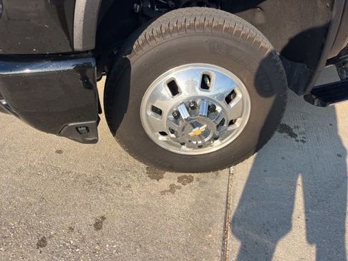 Used 2025 Chevrolet Silverado 3500 High Country w/ High Country Premium Package image 12