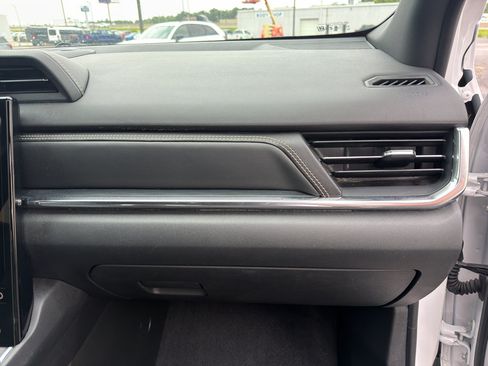 Used 2025 GMC Terrain Elevation FWD image 31