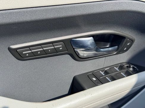 Used 2012 Land Rover Range Rover Evoque Pure Premium w/ Pure Premium Xenon Pkg AWD/4WD image 29