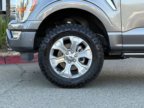 Used 2022 Ford F150 Platinum w/ FX4 Off-Road Package AWD/4WD image 31