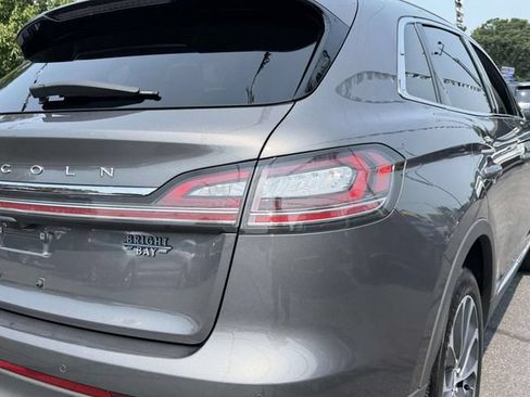 Used 2022 Lincoln Nautilus Reserve AWD/4WD image 6