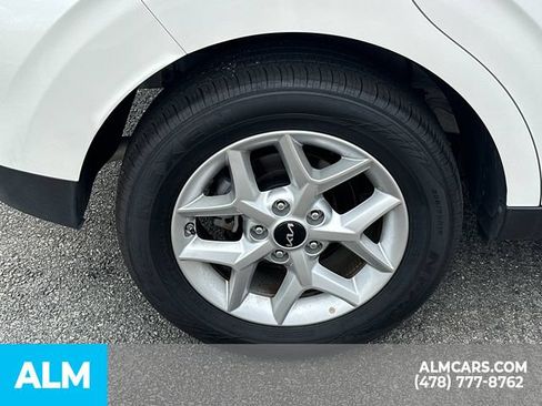 Used 2025 Kia Soul LX w/ LX Technology Package FWD image 20