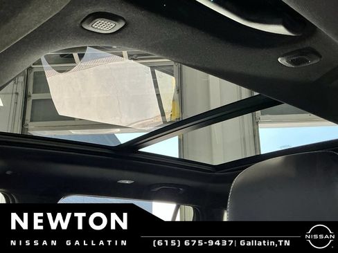 Used 2024 Jeep Grand Cherokee L Limited AWD/4WD image 10