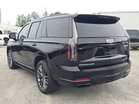 Used 2025 Cadillac Escalade Sport Platinum AWD/4WD image 3