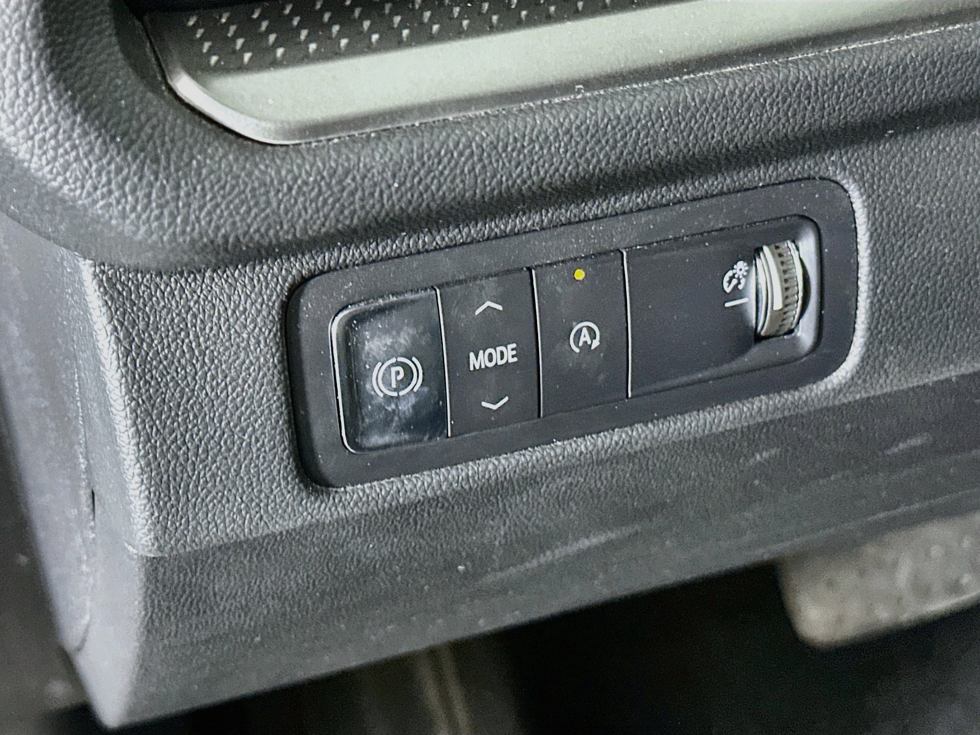 Used 2025 Chevrolet Traverse LT FWD image 17