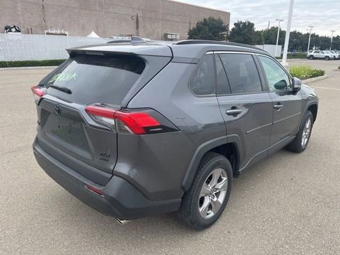 Used 2023 Toyota RAV4 XLE AWD/4WD image 5