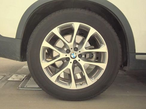 Used 2019 BMW X5 xDrive40i w/ Premium Package image 17