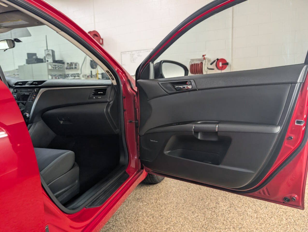 Used 2010 Suzuki Kizashi GTS FWD image 16