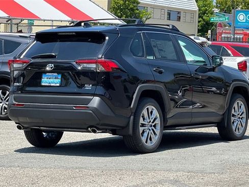 Used 2025 Toyota RAV4 XLE Premium image 5