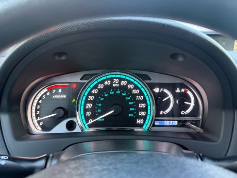 Used 2010 Toyota Venza 4dr Wgn I4 AWD (Natl) image 29