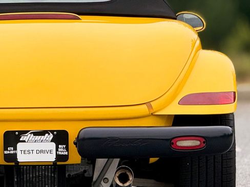 Used 2002 Chrysler Prowler RWD image 17