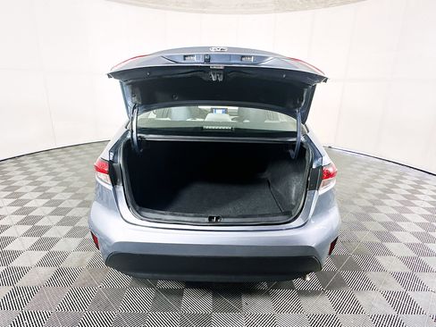 Used 2025 Toyota Corolla LE image 30