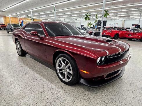 Used 2022 Dodge Challenger GT image 3