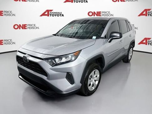 Used 2022 Toyota RAV4 LE FWD image 3