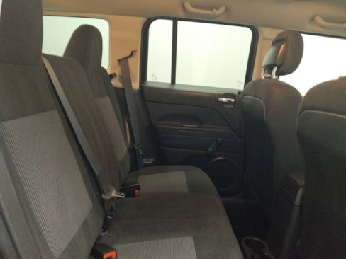 Used 2015 Jeep Patriot Sport image 19