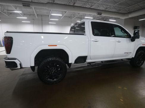 Used 2025 GMC Sierra 2500 AT4 w/ AT4 Preferred Package AWD/4WD image 34