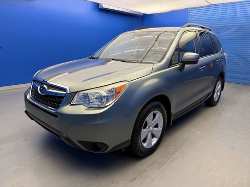 Used 2015 Subaru Forester 2.5i Premium w/ All-Weather Package AWD/4WD image 4