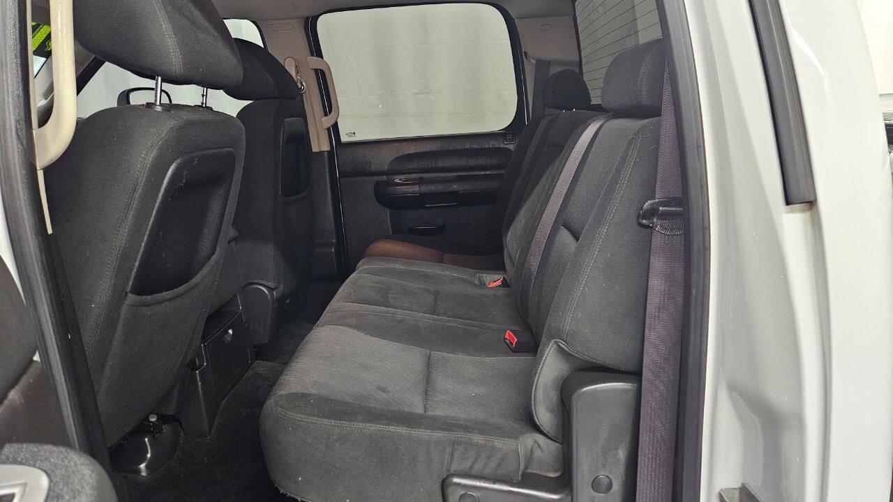 Used 2012 Chevrolet Silverado 3500 LT w/ Interior Plus Package AWD/4WD image 9