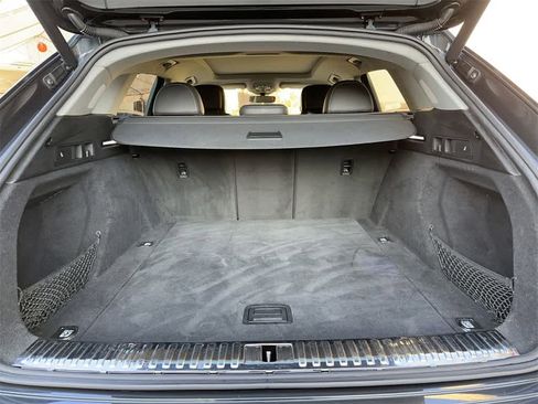 Used 2019 Audi e-tron Prestige w/ Prestige Package image 20