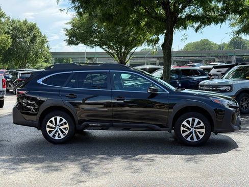 Certified 2025 Subaru Outback Premium AWD/4WD image 11