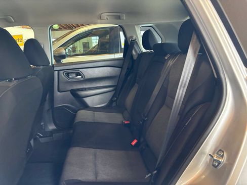 Used 2025 Nissan Rogue SV FWD image 28