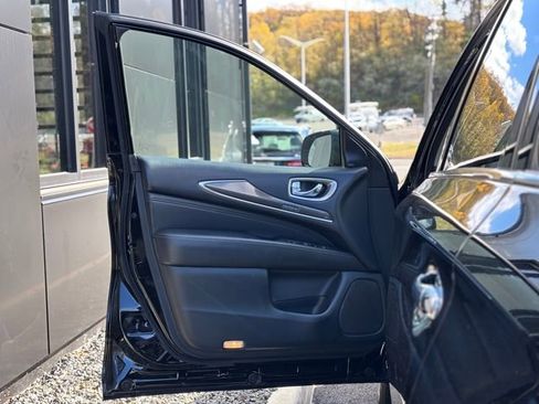 Used 2019 INFINITI QX60 Luxe w/ Essential Package image 46