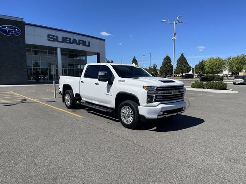 Used 2021 Chevrolet Silverado 2500 High Country w/ Safety Package II AWD/4WD image 2