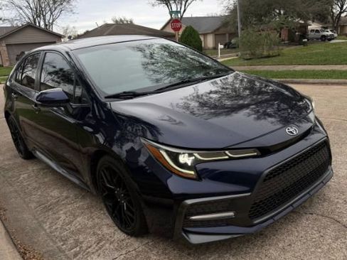 Used 2020 Toyota Corolla SE w/ SE Premium Package FWD image 3
