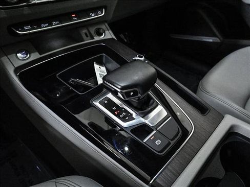 Used 2023 Audi Q5 2.0T Premium Plus w/ Premium Plus Package AWD/4WD image 12