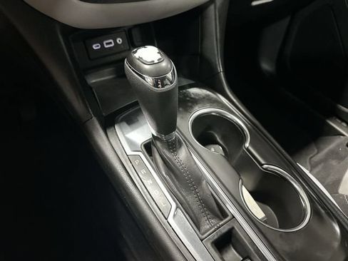 Used 2021 Chevrolet Equinox LT FWD image 24