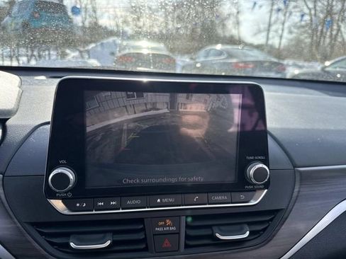 Used 2025 Nissan Altima 2.5 SV image 24