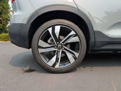 Used 2025 Volvo XC40 B5 Ultra AWD/4WD image 26