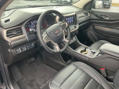 Used 2023 GMC Acadia Denali w/ Denali Technology Package image 11