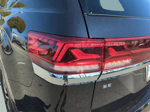 Used 2025 Volkswagen Atlas SE image 45