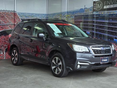 Used 2017 Subaru Forester 2.5i Limited image 1