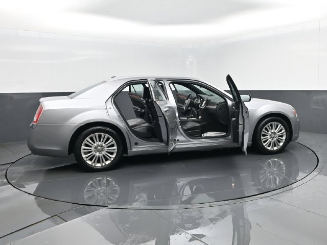 Used 2014 Chrysler 300 AWD image 26